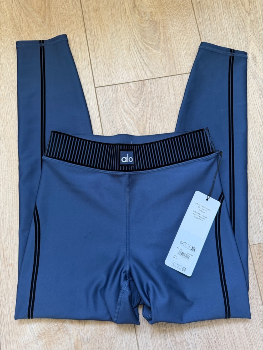 ALO Yoga Navy Airlift High-Waist 7/8 Legging Tag